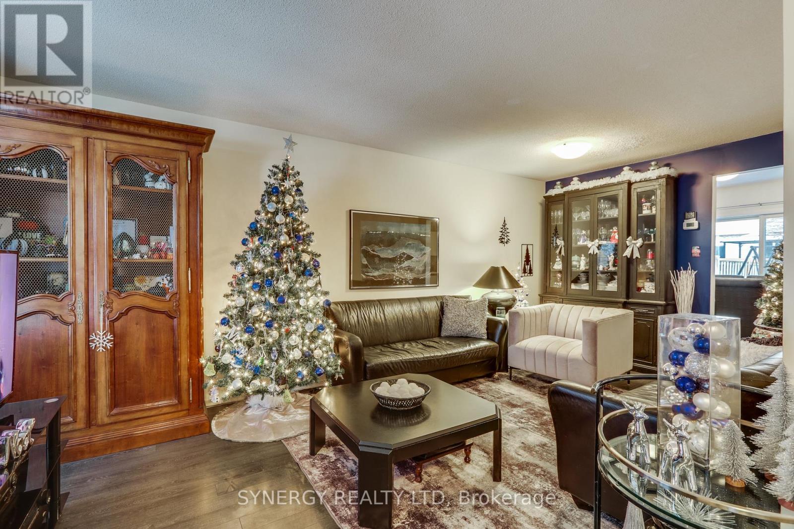 346 Crawford Street, London South (South Q), ON - Indoor Photo Showing Living Room