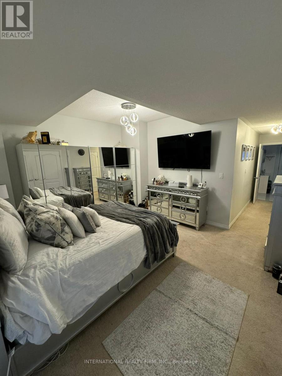 12 Waterstone Way, Whitby, ON - Indoor Photo Showing Bedroom