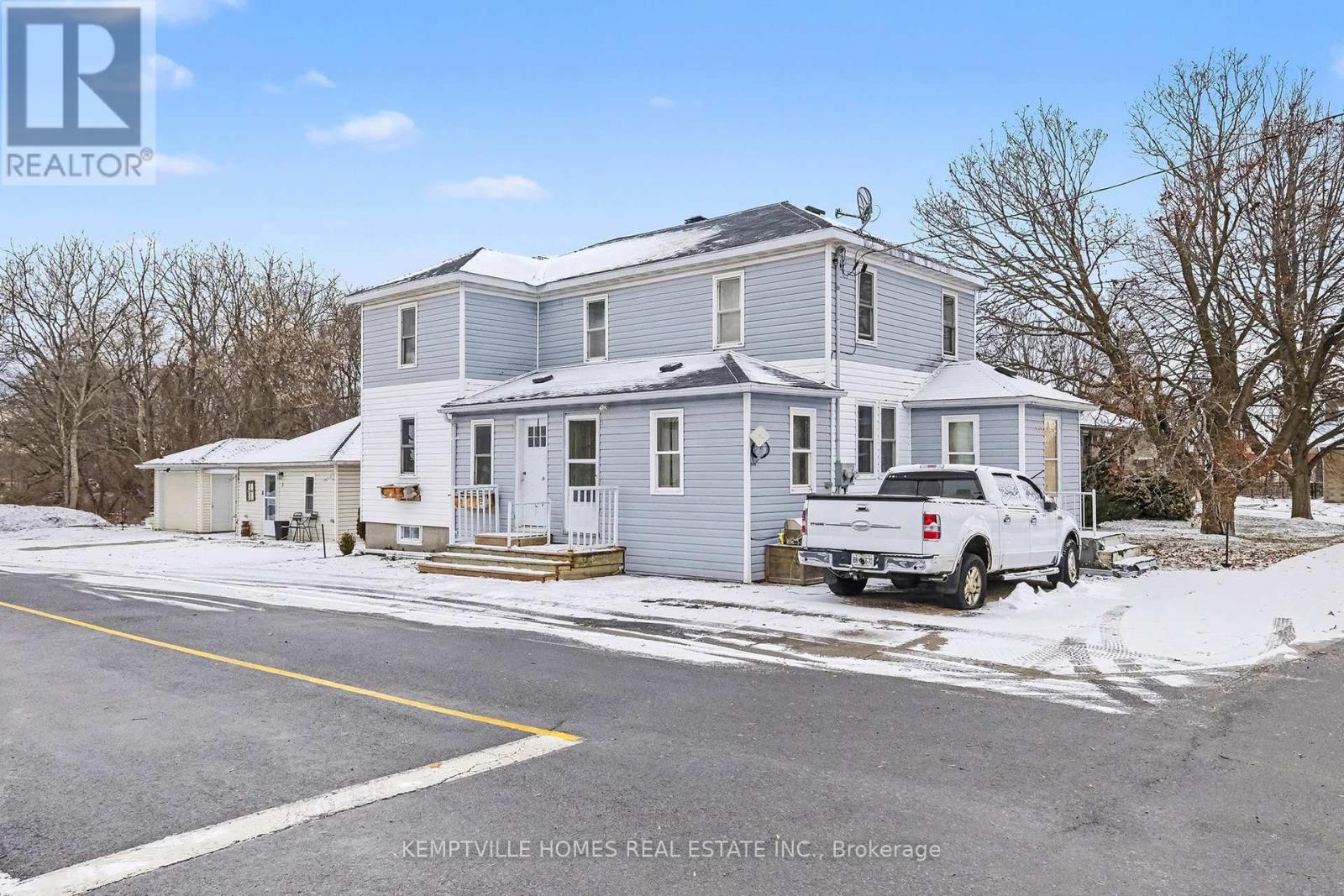 803 St Lawrence Street, Prescott, ON - Outdoor With Facade