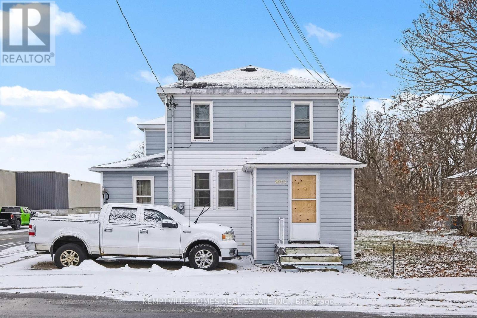 803 St Lawrence Street, Prescott, ON - Outdoor