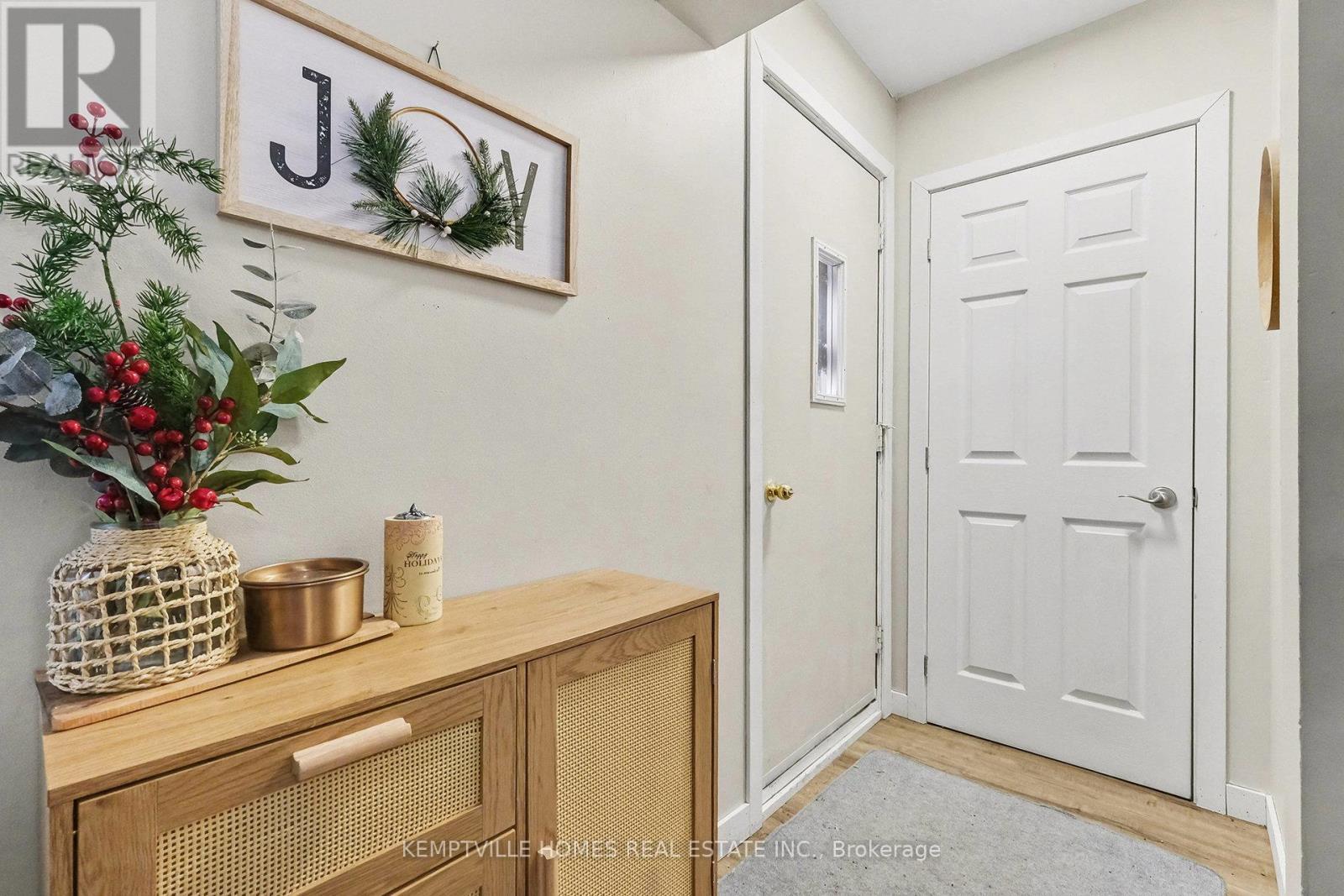 UNIT 3 - LITTLE BUNGALOW (1 BED/1BATH) - 803 St Lawrence Street, Prescott, ON - Indoor Photo Showing Other Room