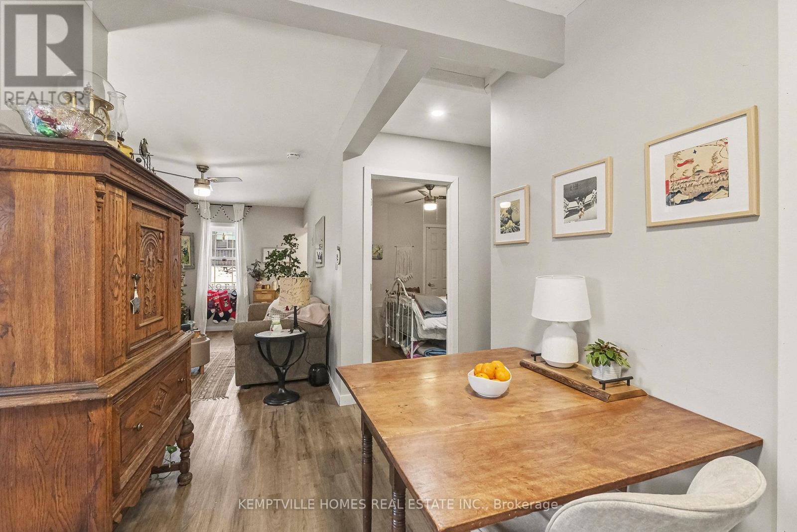 UNIT 3 - LITTLE BUNGALOW (1 BED/1BATH) - 803 St Lawrence Street, Prescott, ON - Indoor