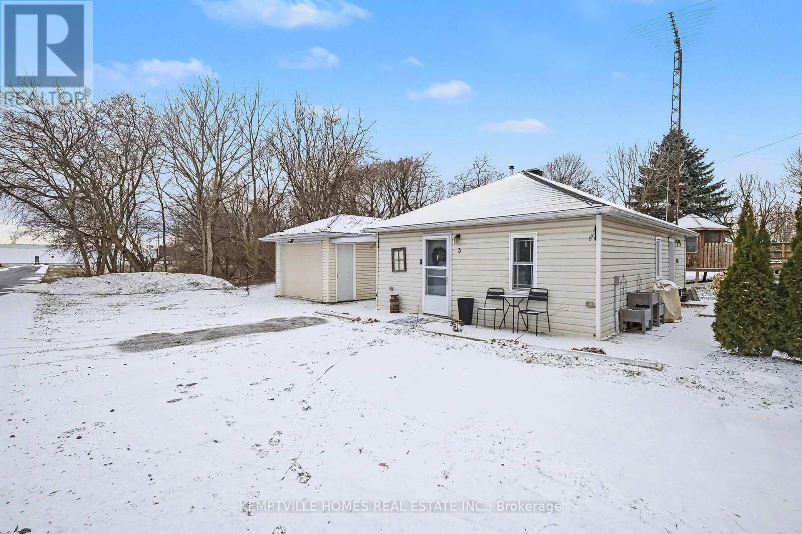 803 St Lawrence Street, Prescott, ON - Outdoor