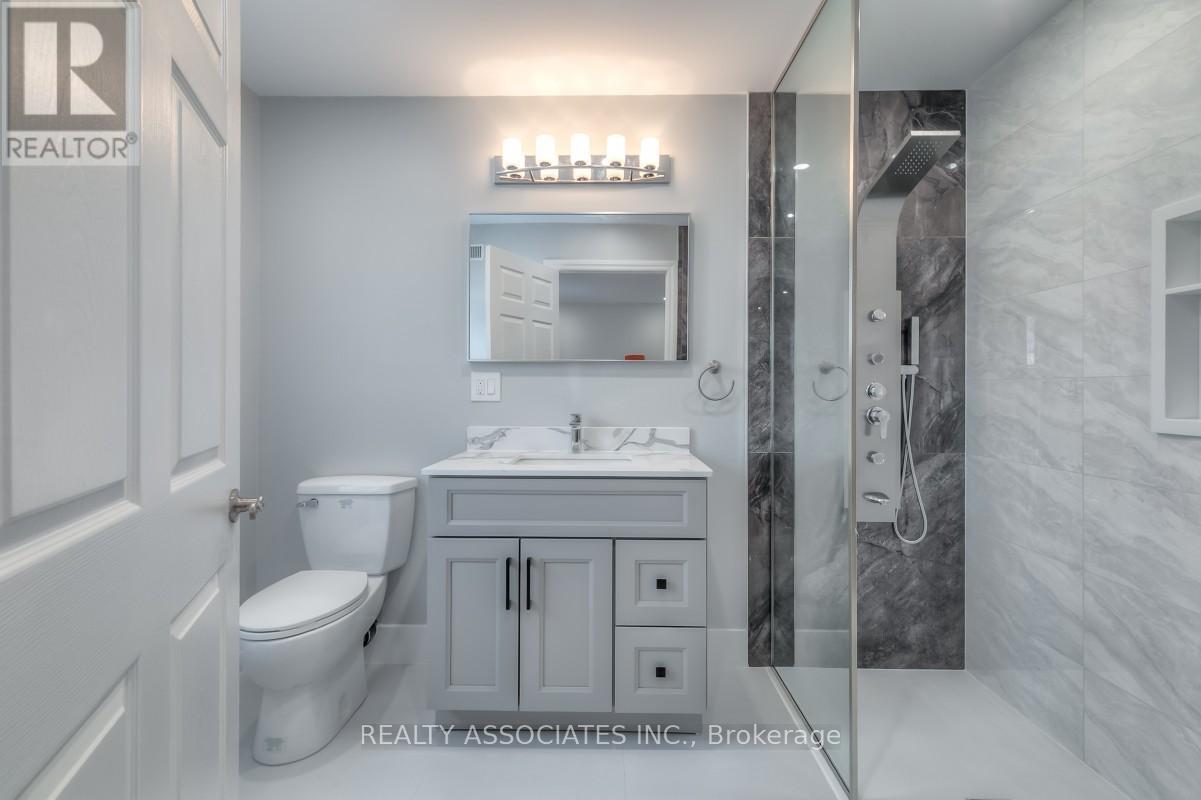 161 Highland Park Boulevard, Markham, ON - Indoor Photo Showing Bathroom