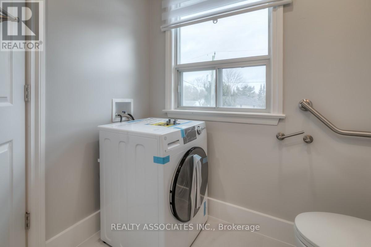 161 Highland Park Boulevard, Markham, ON - Indoor Photo Showing Laundry Room