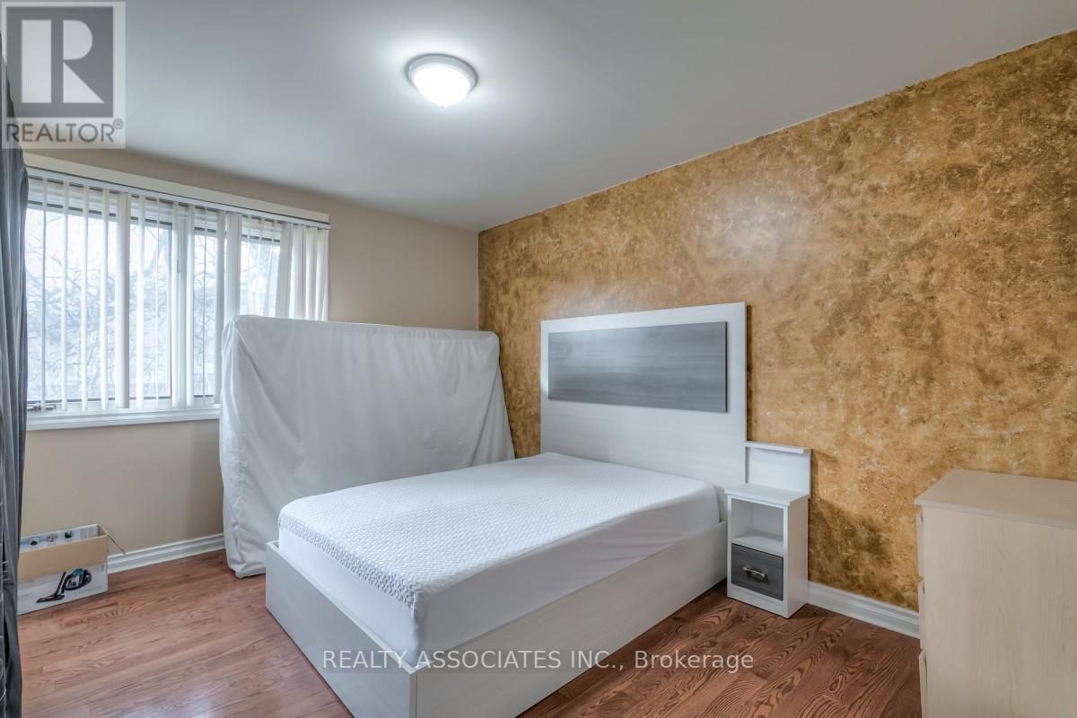 161 Highland Park Boulevard, Markham, ON - Indoor Photo Showing Bedroom