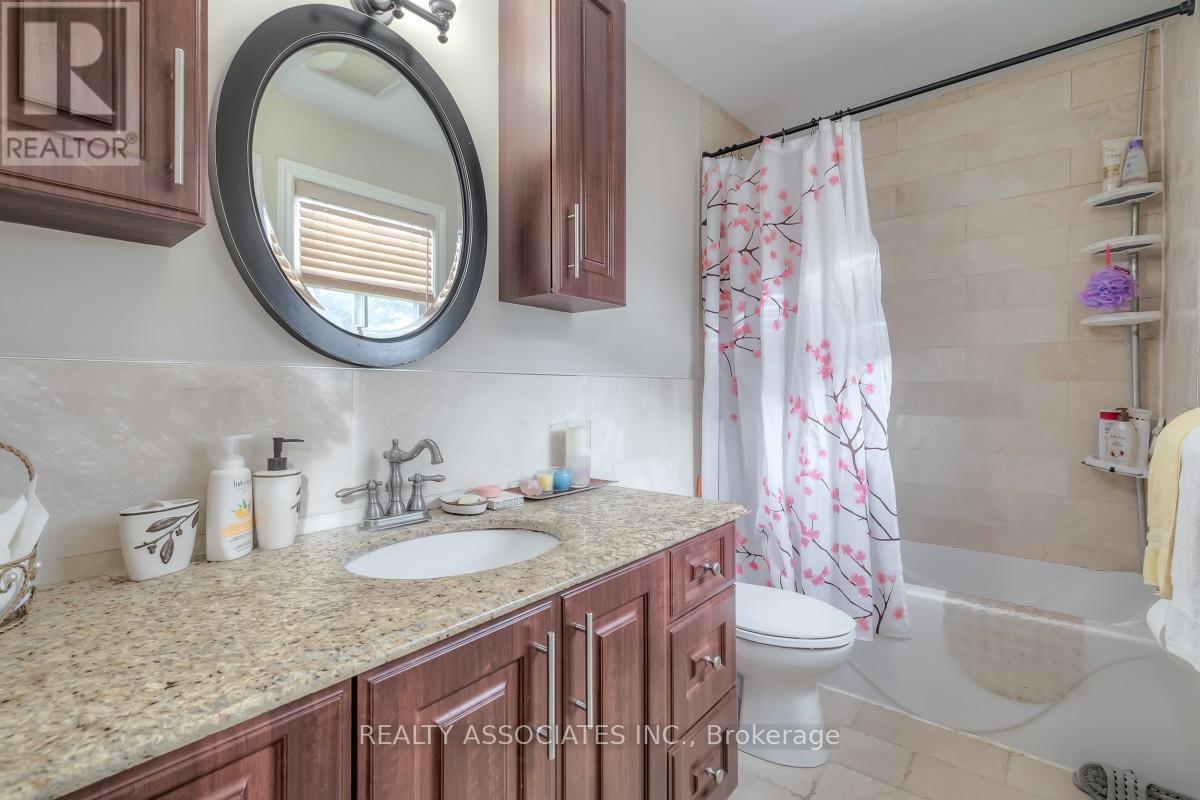 161 Highland Park Boulevard, Markham, ON - Indoor Photo Showing Bathroom