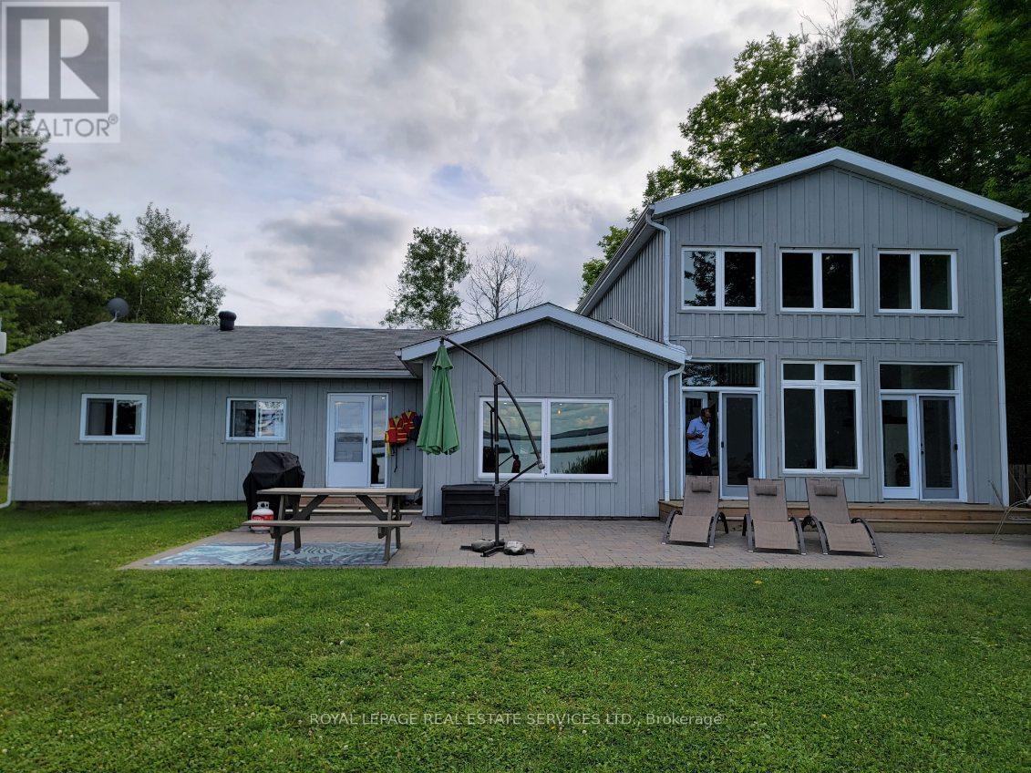 4 Crescent Road, Strong, ON - Outdoor With Deck Patio Veranda