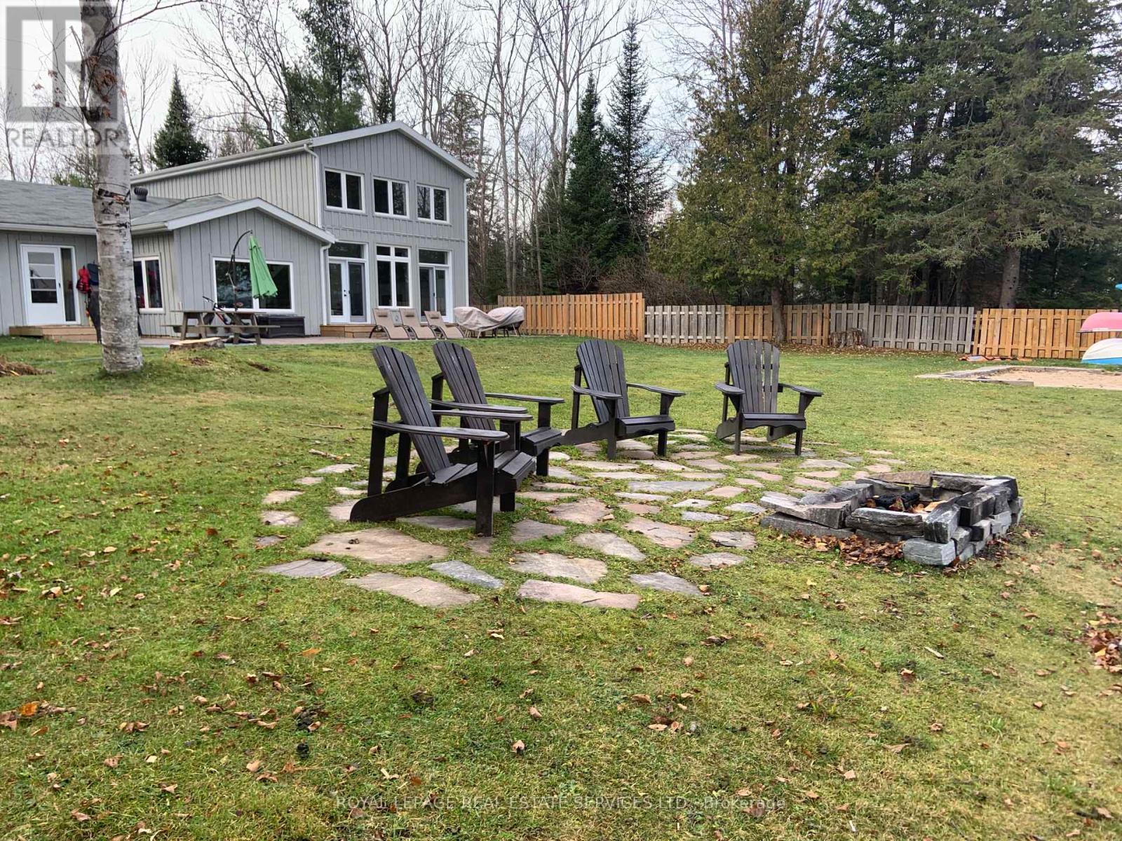 4 Crescent Road, Strong, ON - Outdoor