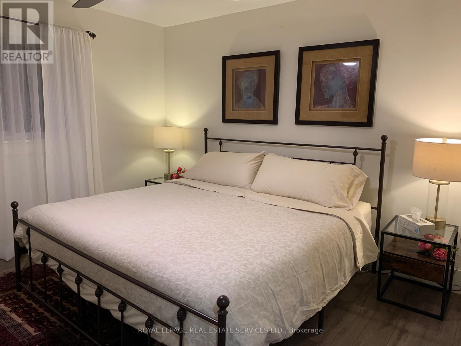 4 Crescent Road, Strong, ON - Indoor Photo Showing Bedroom