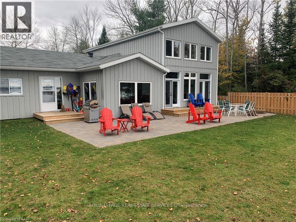 4 Crescent Road, Strong, ON - Outdoor With Deck Patio Veranda