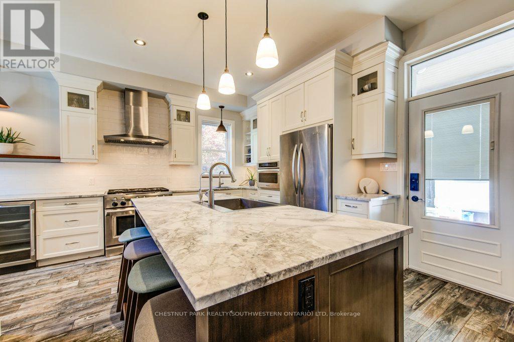 350 Queen Street S, Kitchener, ON - Indoor Photo Showing Kitchen With Stainless Steel Kitchen With Upgraded Kitchen