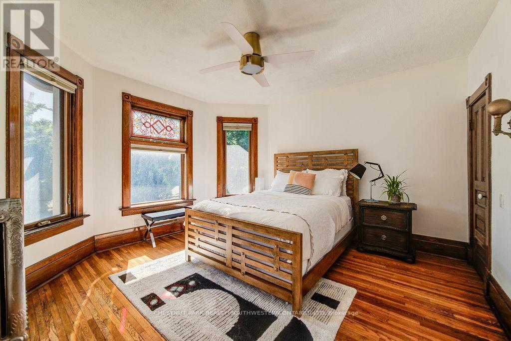 350 Queen Street S, Kitchener, ON - Indoor Photo Showing Bedroom