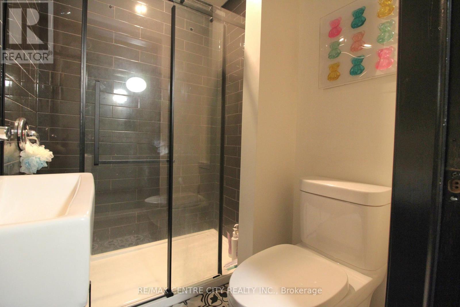 124 Joseph Street, Chatham-Kent, ON - Indoor Photo Showing Bathroom