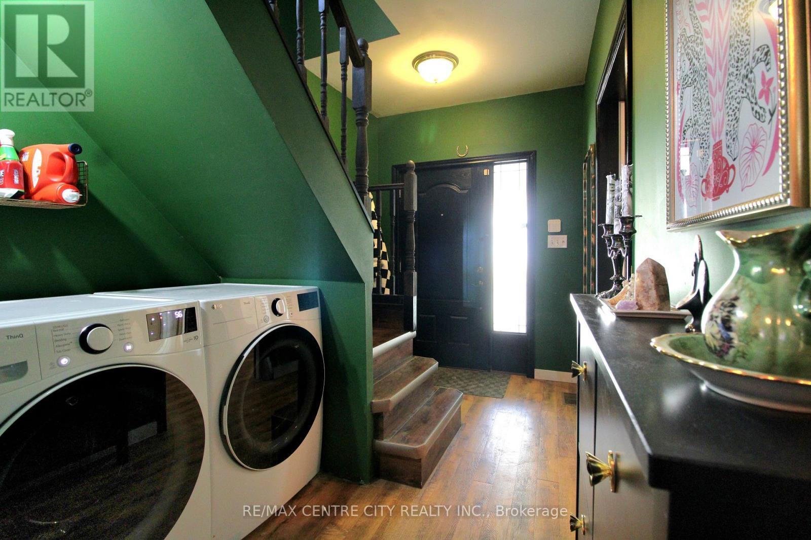 124 Joseph Street, Chatham-Kent, ON - Indoor Photo Showing Laundry Room