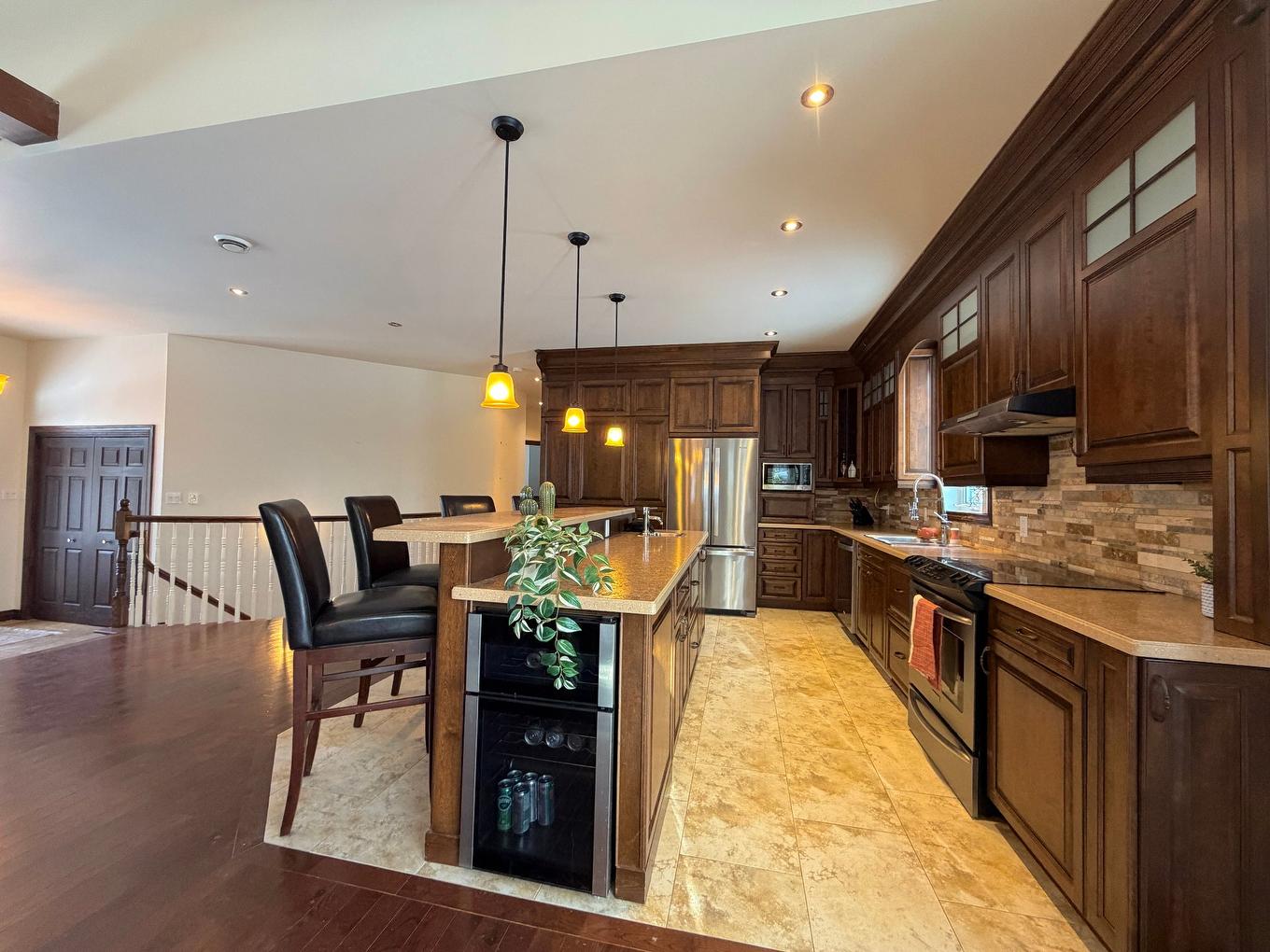 Kitchen - 48 Rue De München, Brownsburg-Chatham, QC - Indoor Photo Showing Kitchen With Upgraded Kitchen