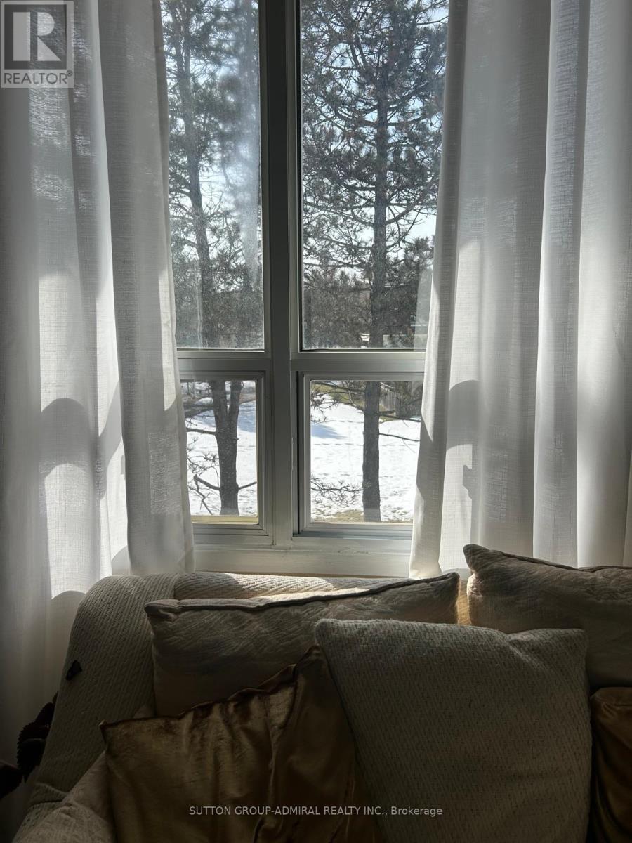 94 - 82 Henderson Drive, Aurora, ON