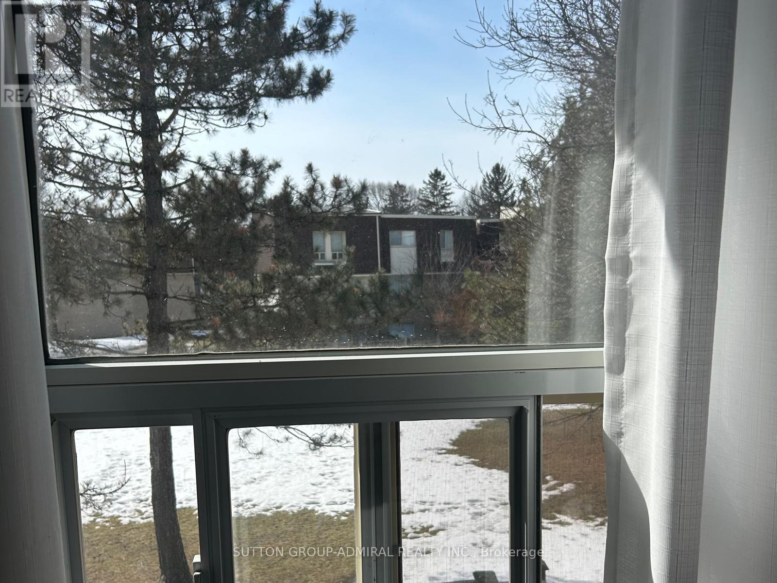 94 - 82 Henderson Drive, Aurora, ON