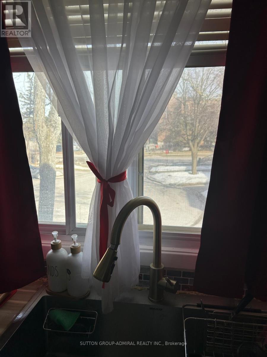 94 - 82 Henderson Drive, Aurora, ON