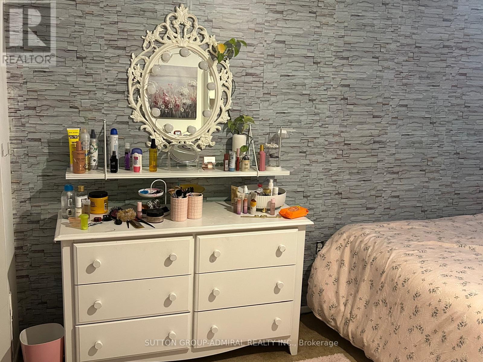 94 - 82 Henderson Drive, Aurora, ON