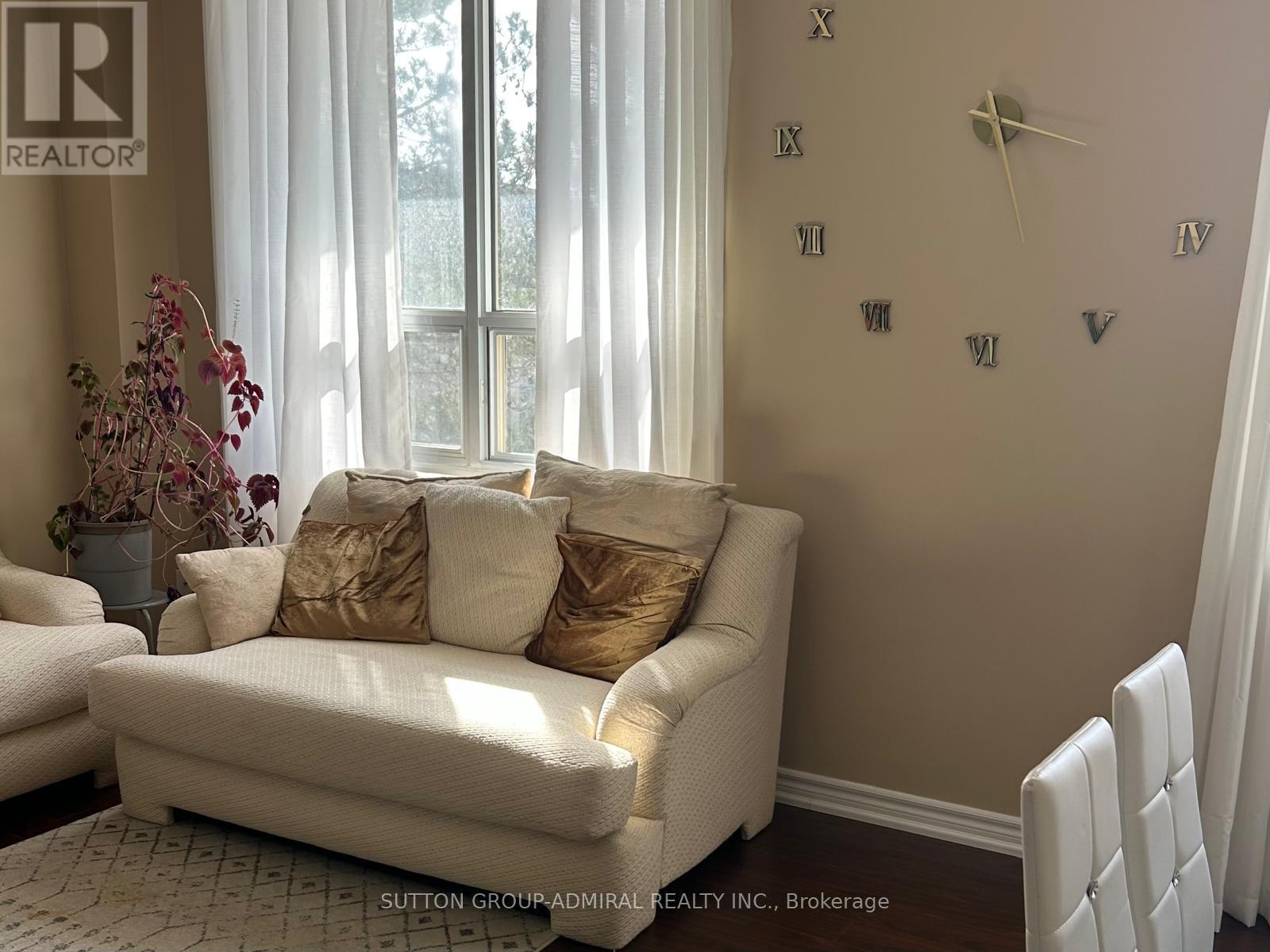 94 - 82 Henderson Drive, Aurora, ON