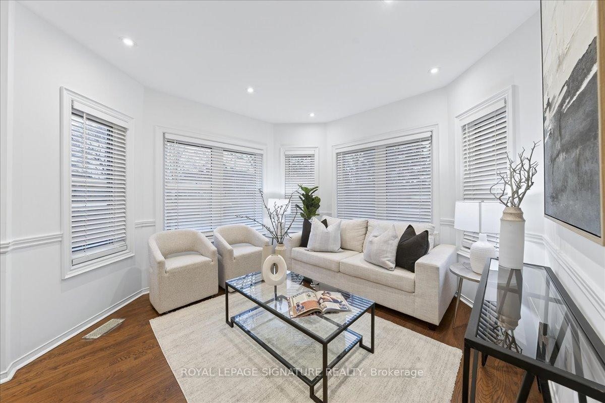 59-735 New Westminster Drive, Vaughan, ON - Indoor Photo Showing Living Room