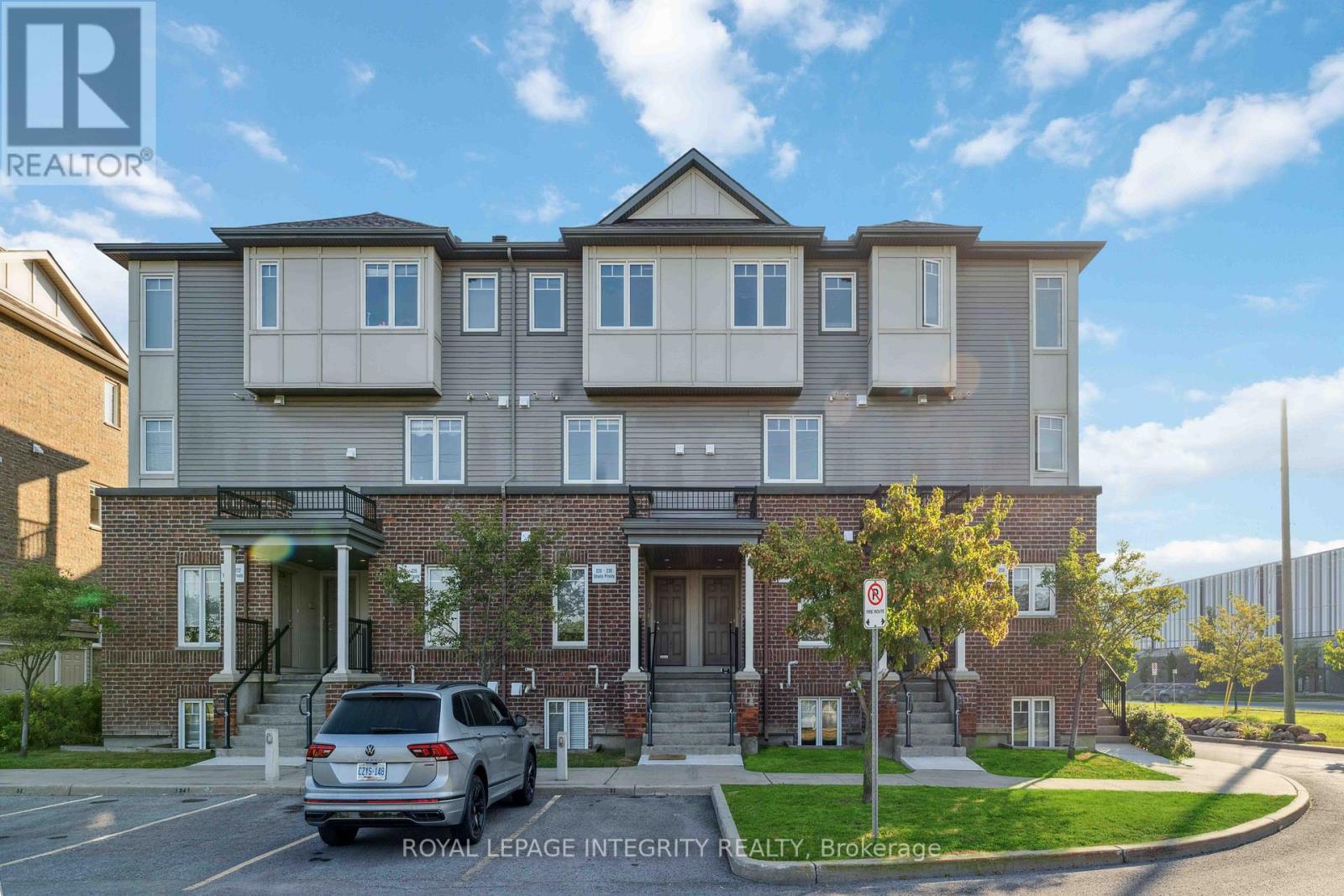 230 Shanly Private, Ottawa, ON - Outdoor With Facade