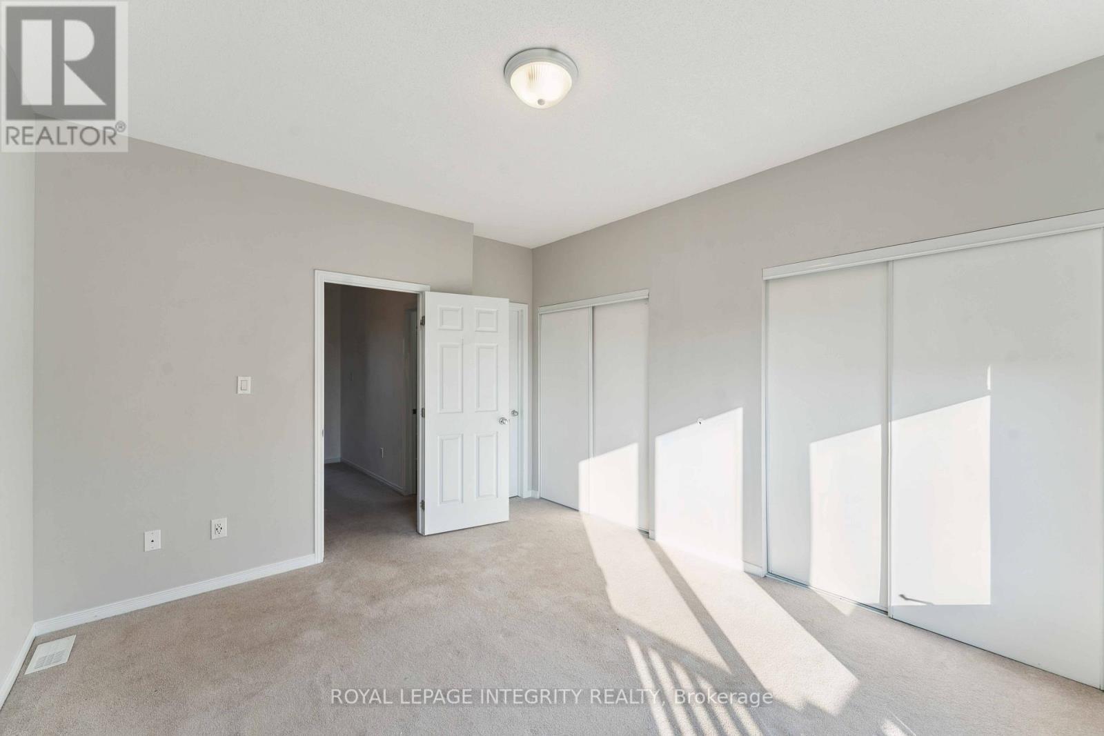 230 Shanly Private, Ottawa, ON - Indoor Photo Showing Other Room