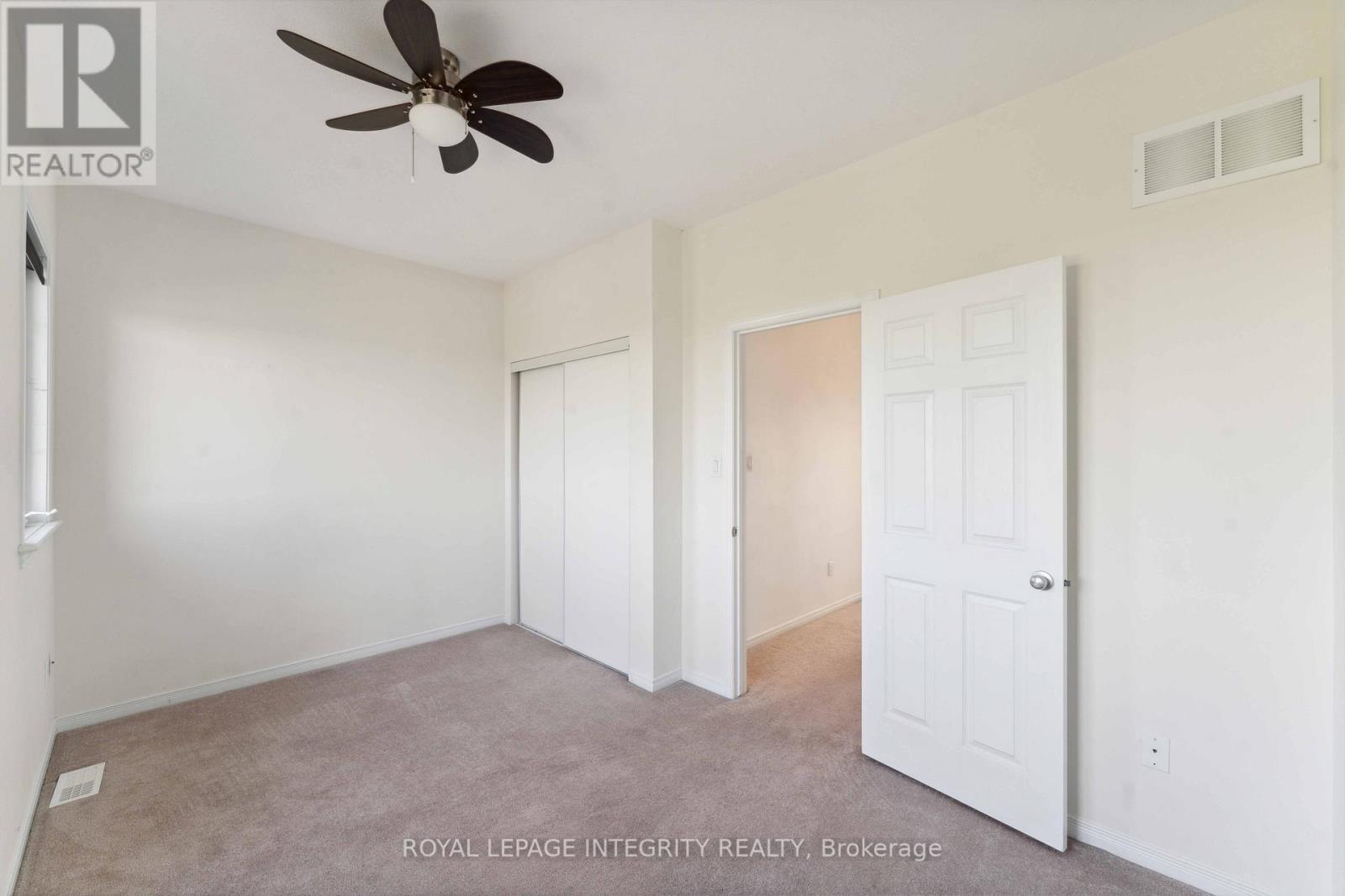 230 Shanly Private, Ottawa, ON - Indoor Photo Showing Other Room