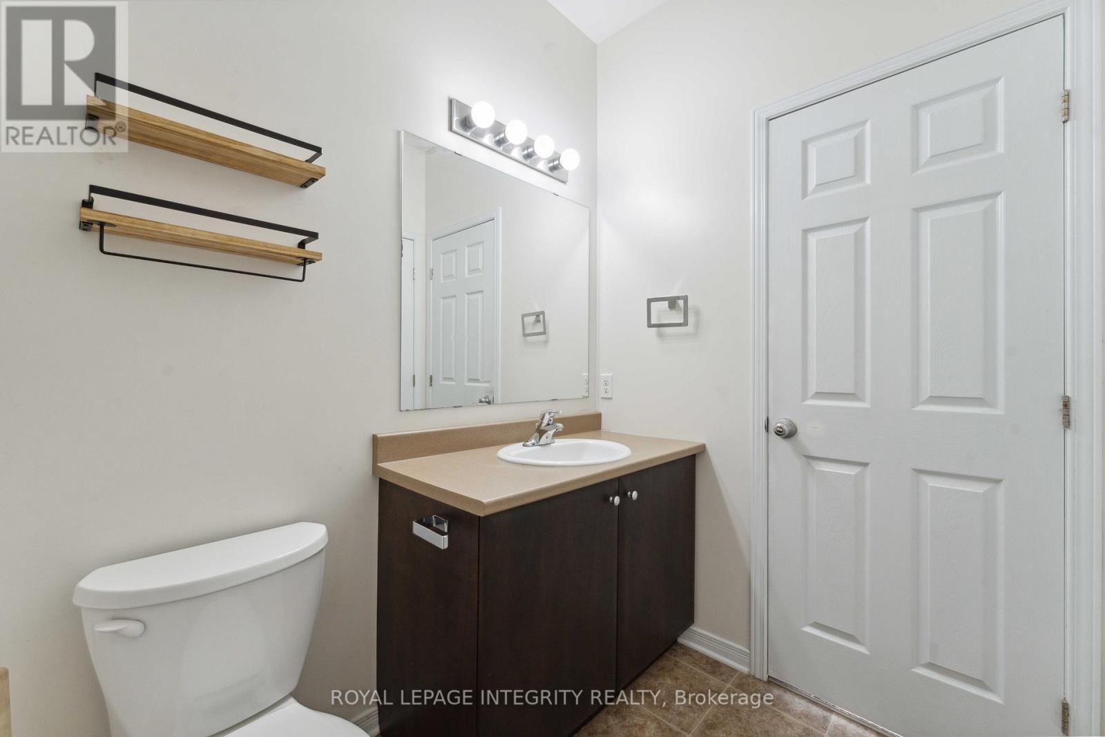 230 Shanly Private, Ottawa, ON - Indoor Photo Showing Bathroom