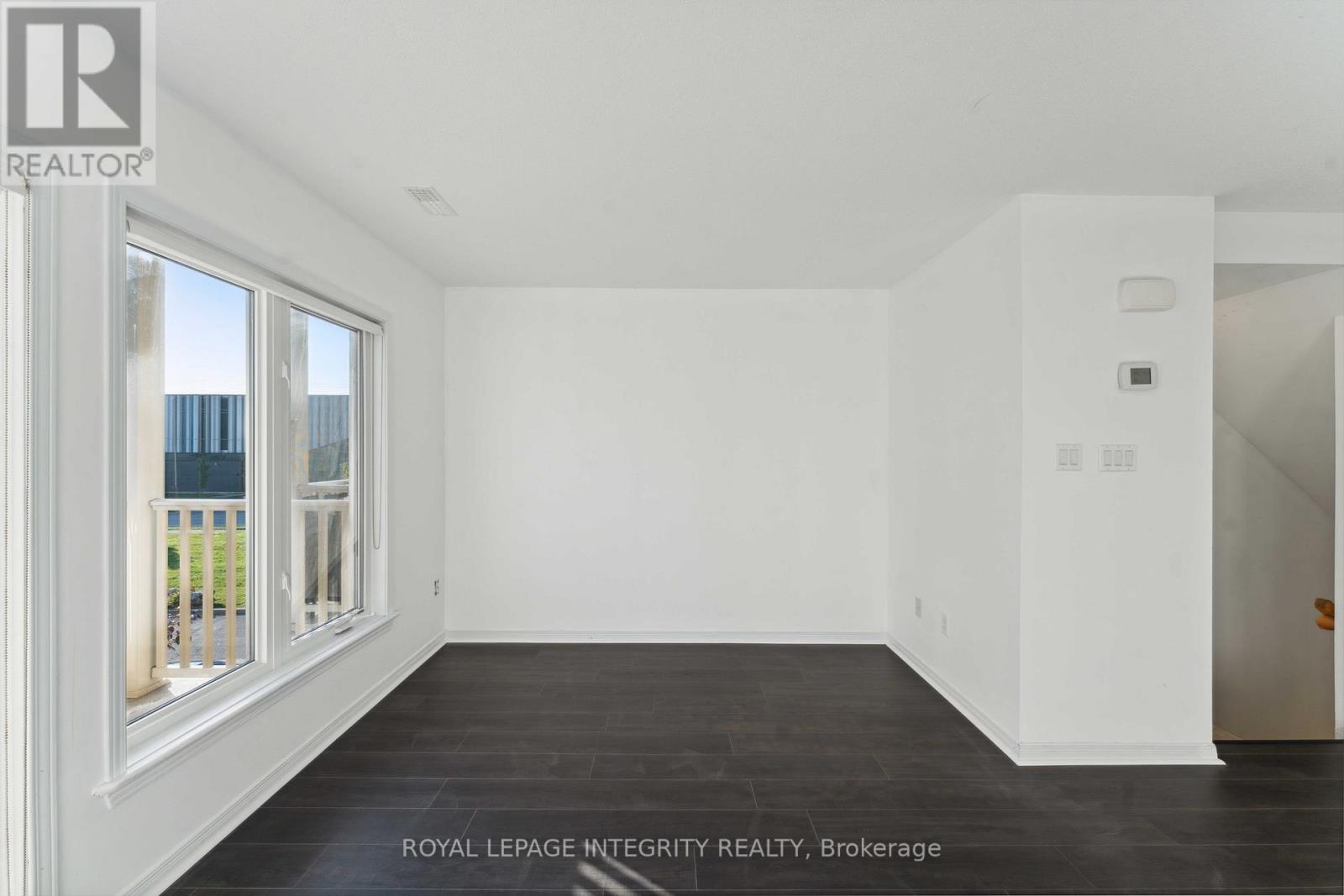 230 Shanly Private, Ottawa, ON - Indoor Photo Showing Other Room