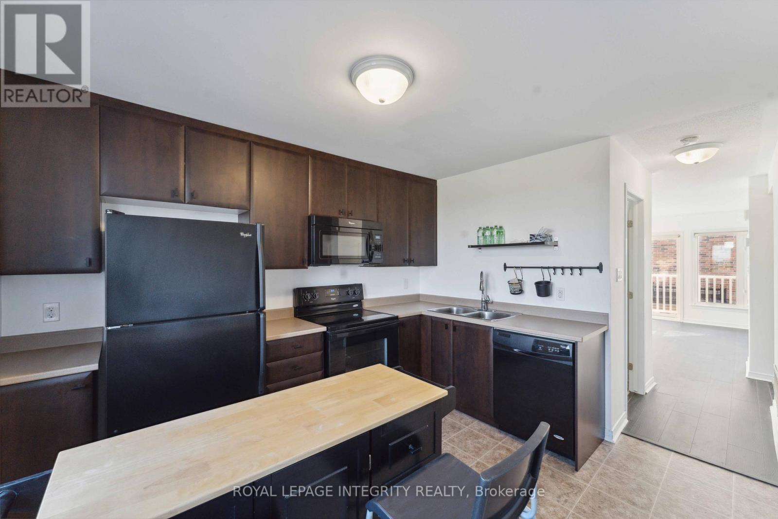 230 Shanly Private, Ottawa, ON - Indoor Photo Showing Kitchen With Double Sink