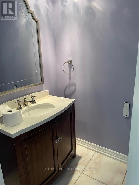 22 Elkpath Avenue, Toronto, ON - Indoor Photo Showing Bathroom