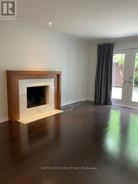 22 Elkpath Avenue, Toronto, ON - Indoor Photo Showing Living Room