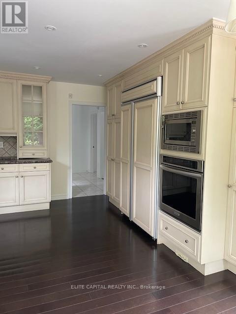 22 Elkpath Avenue, Toronto, ON - Indoor Photo Showing Kitchen