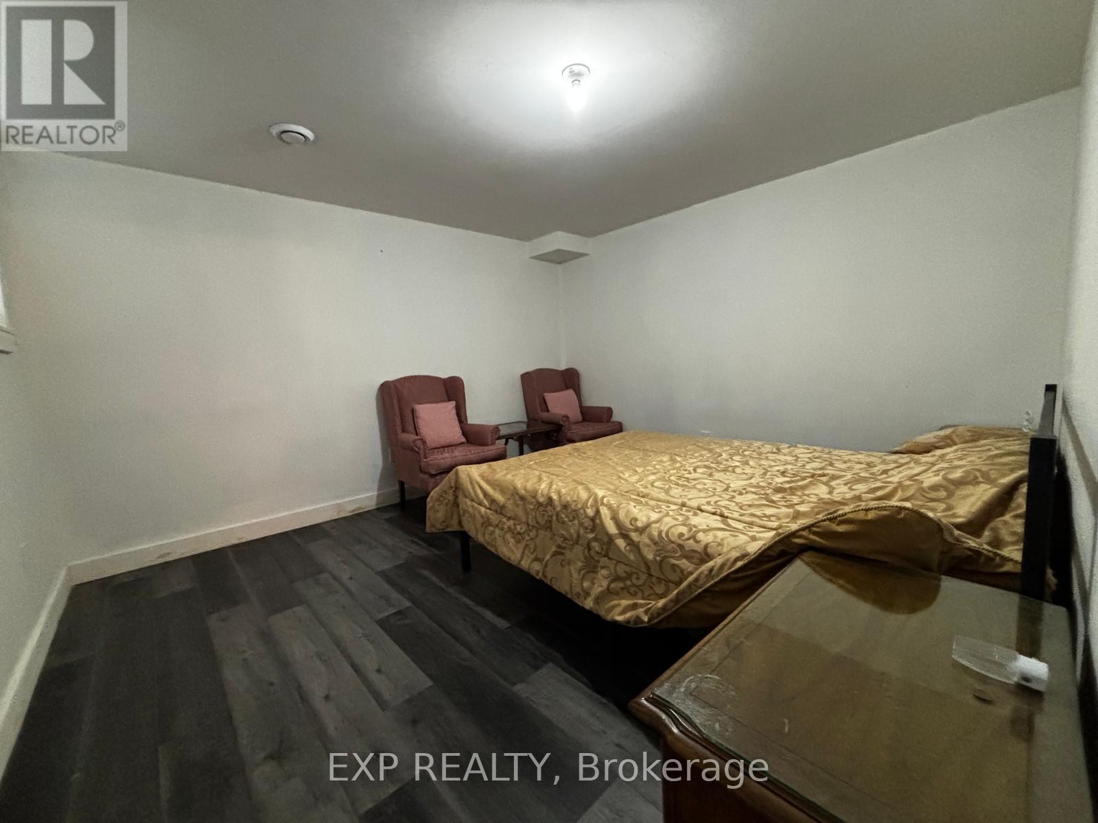 Bedroom - Basement - 1527 Merrittville Highway, Thorold, ON - Indoor Photo Showing Bedroom