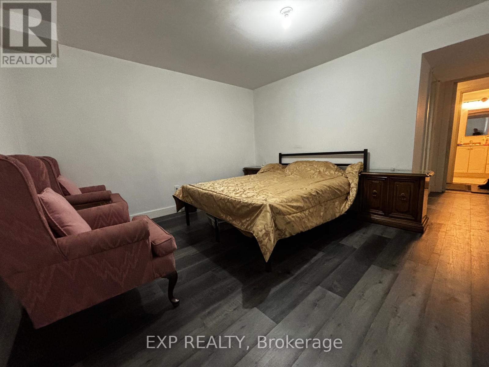 Bedroom - Basement - 1527 Merrittville Highway, Thorold, ON - Indoor Photo Showing Bedroom