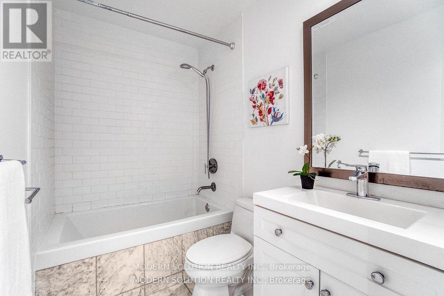 1408 - 33 Charles Street E, Toronto, ON - Indoor Photo Showing Bathroom
