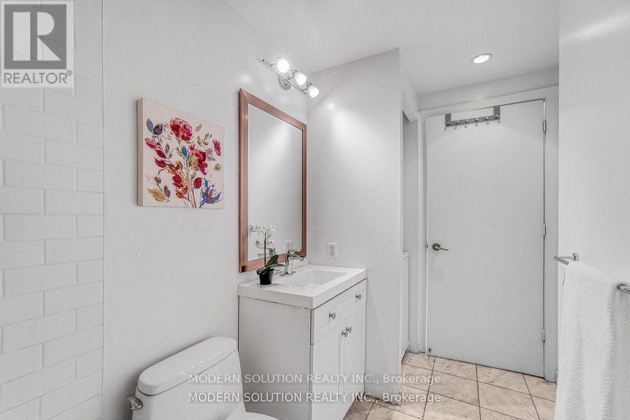 1408 - 33 Charles Street E, Toronto, ON - Indoor Photo Showing Bathroom