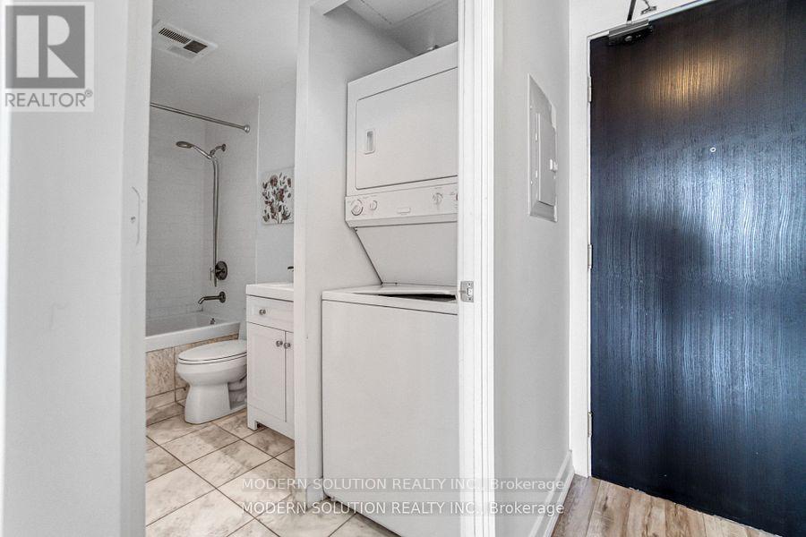 1408 - 33 Charles Street E, Toronto, ON - Indoor Photo Showing Bathroom