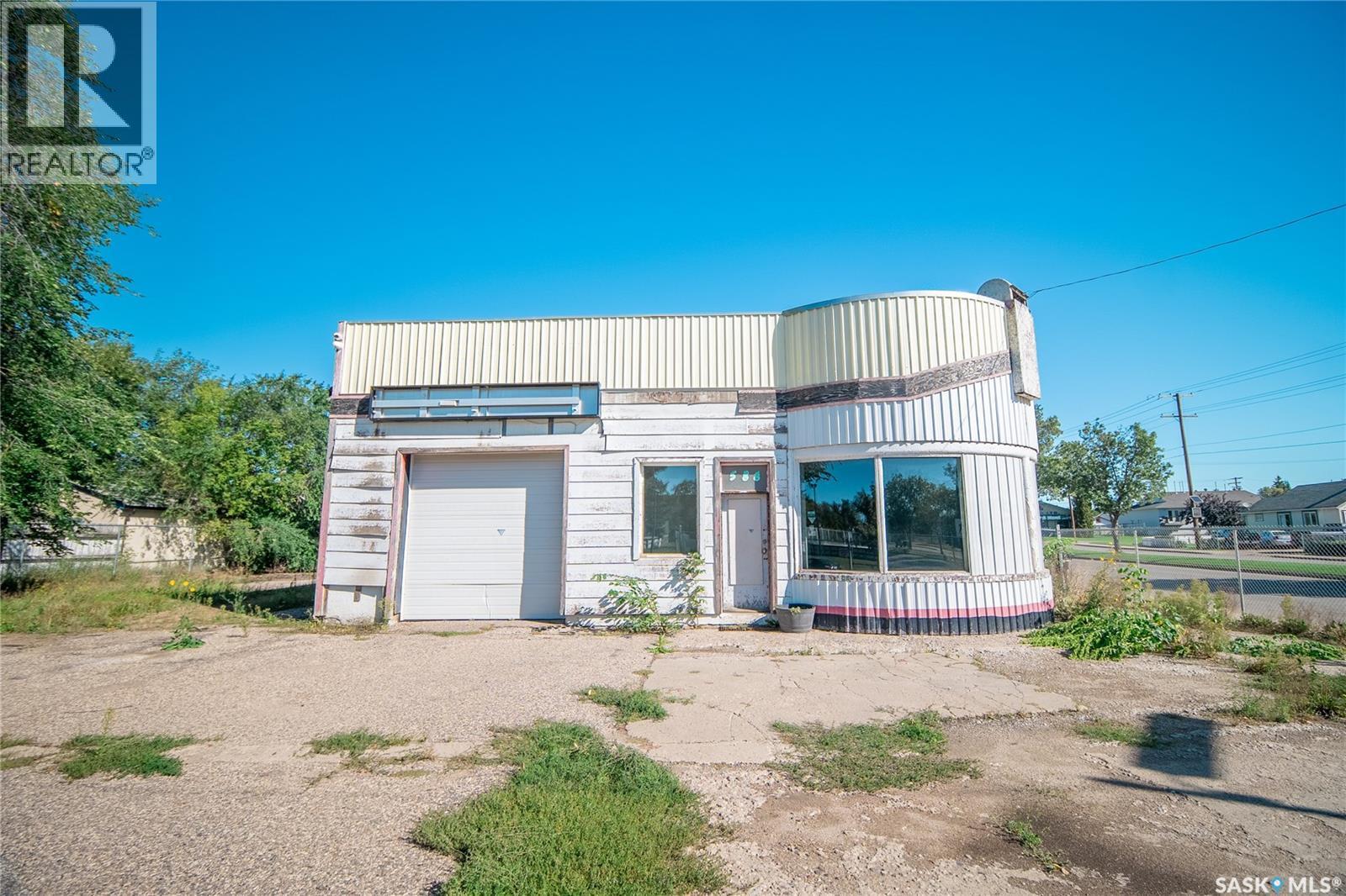 588 8Th Street E, Prince Albert, SK