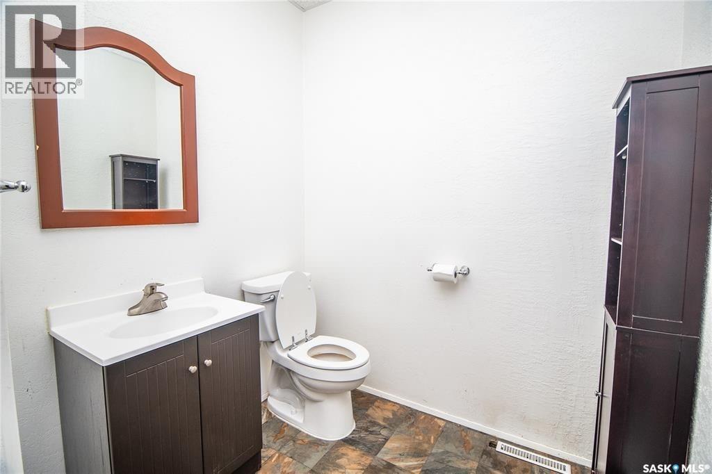 588 8Th Street E, Prince Albert, SK