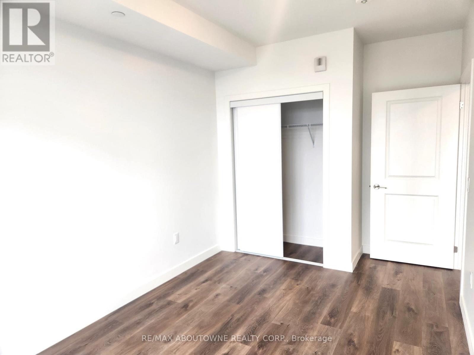 302 - 461 Green Road, Hamilton, ON - Indoor Photo Showing Other Room