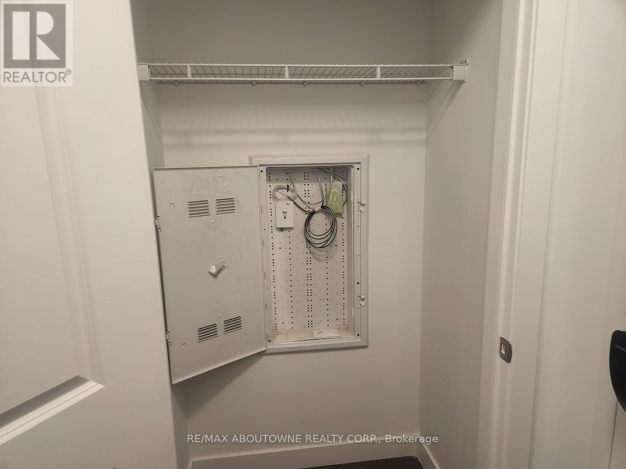 302 - 461 Green Road, Hamilton, ON - Indoor With Storage