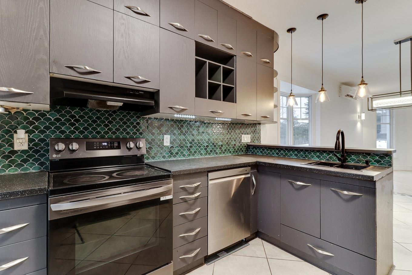 Cuisine - 875 Rue Des Tilleuls, Mascouche, QC - Indoor Photo Showing Kitchen With Upgraded Kitchen