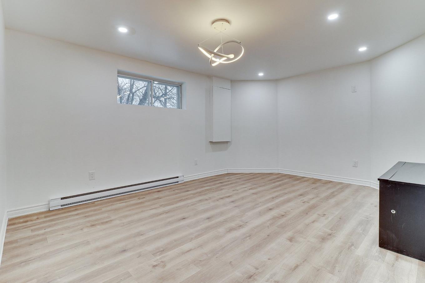 Salle familiale - 875 Rue Des Tilleuls, Mascouche, QC - Indoor Photo Showing Other Room