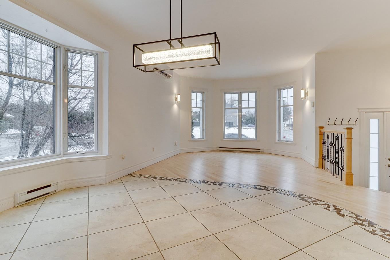 Salon - 875 Rue Des Tilleuls, Mascouche, QC - Indoor Photo Showing Other Room