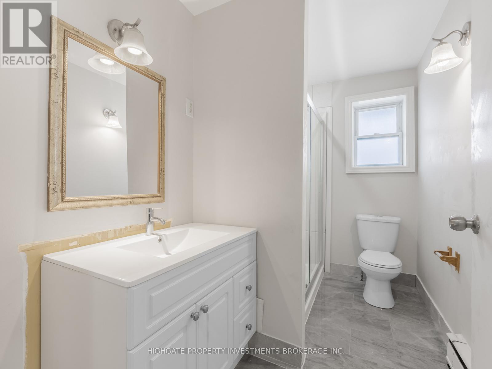 Upper - 708 Carnegie Avenue N, Oshawa, ON - Indoor Photo Showing Bathroom