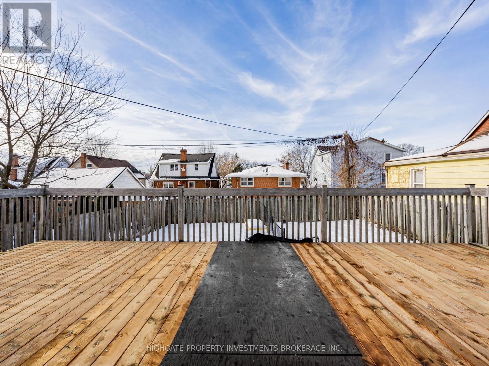 Upper - 708 Carnegie Avenue N, Oshawa, ON - Outdoor With Deck Patio Veranda