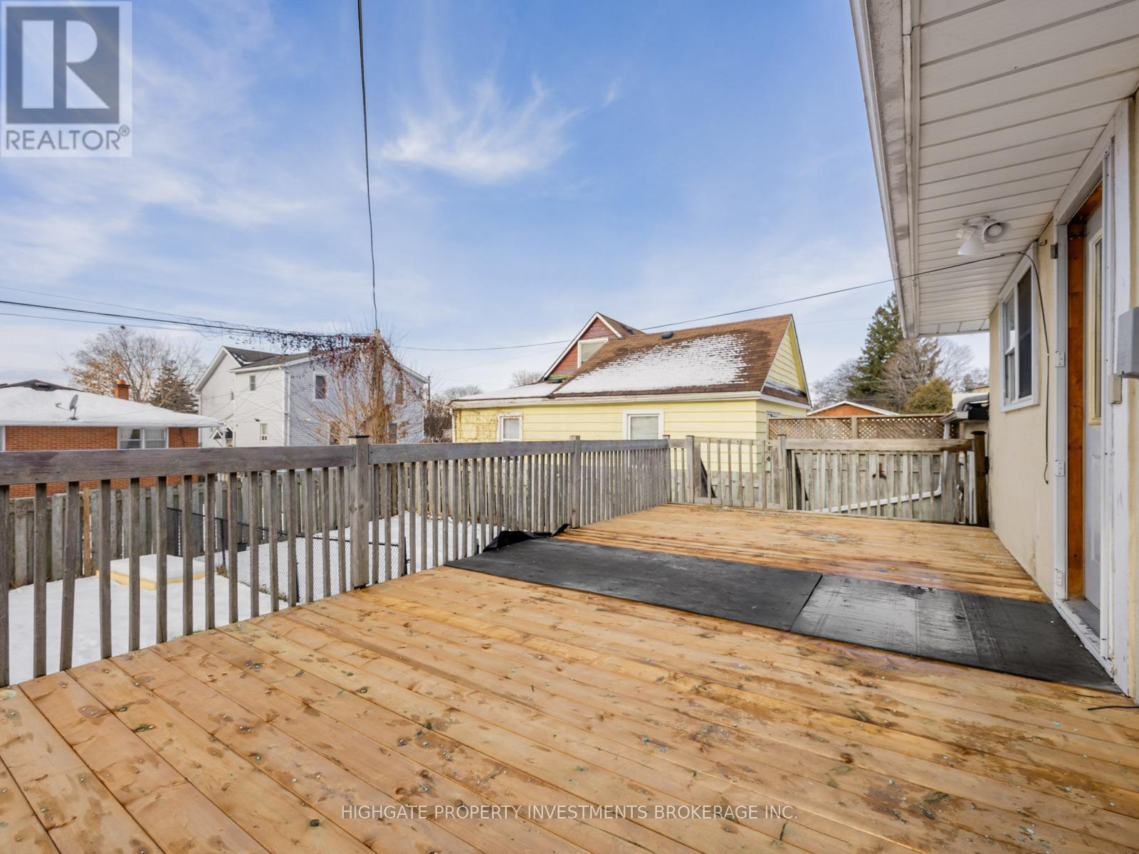 Upper - 708 Carnegie Avenue N, Oshawa, ON - Outdoor With Deck Patio Veranda With Exterior